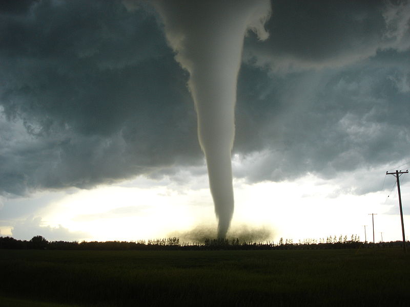 Tornado that did F5 damage in Elie, Manitoba, 2007-06-22, courtesy Justin Hobson.