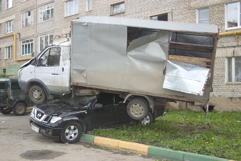 Damage from F3 tornado in Krasnozavodsk, Russia, 2009-06-03, courtesy English Russia.