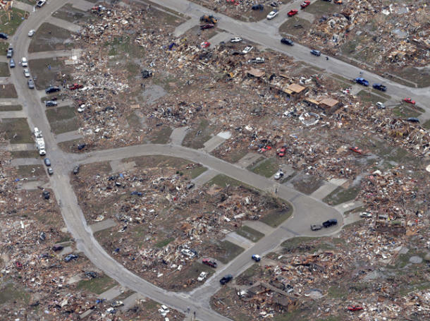 Damage from EF5 tornado in Moore, OK, 2013-05-21, courtesy AP/Tony Gutierrez.